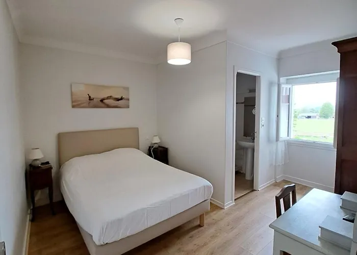 Ferme Ibarnia Hotel *